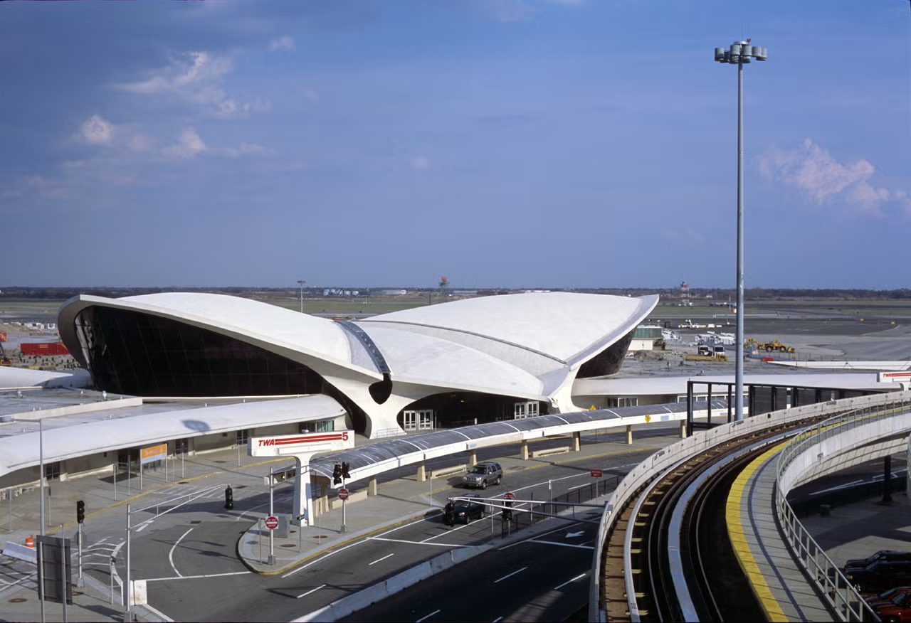 <p>TWA Terminal (New York Kennedy Airport)</p>